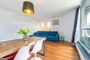 Зона вітальні в Comfortion Norma - Suite de luxe avec vue sur la Tour Eiffel