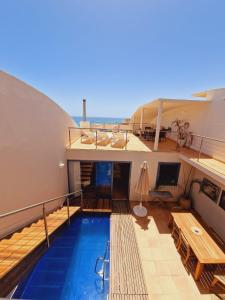 Πισίνα στο ή κοντά στο Villa Flora, mit eigenem Pool und Meerblick
