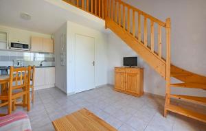 Η κουζίνα ή μικρή κουζίνα στο Lovely Home In Calvisson With Wifi +7 φωτογραφίες