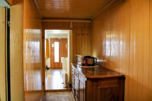 Kuchyň nebo kuchyňský kout v ubytování Family-friendly chalet apt with balcony