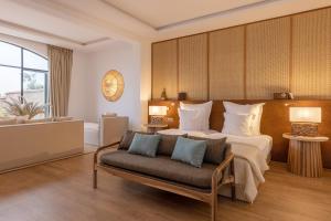 Et sittehjørne på Ksar Char-Bagh Small Luxury Hotels