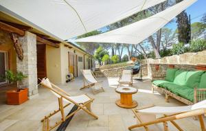 Ruang duduk di Villa Caduceo
