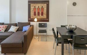 Χώρος καθιστικού στο 4 Bedroom Amazing Home In Ortigueira