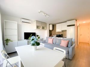 Kuchyňa alebo kuchynka v ubytovaní 3 rooms Balneario Pedregalejo