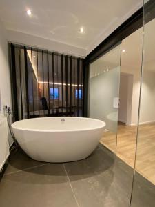 Ein Badezimmer in der Unterkunft Gasthof zur Post Saulgrub