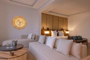 Et sittehjørne på Ksar Char-Bagh Small Luxury Hotels