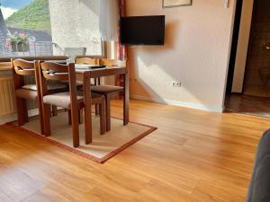 Μια τηλεόραση ή/και κέντρο ψυχαγωγίας στο Apartment bei Stenze +16 φωτογραφίες