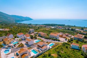 Ảnh trong thư viện ảnh của Villa Bohemica with Private Heated Pool ở Orebić