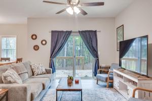 A seating area at Aberdeen Townhome on Southern Pines Golf Course!