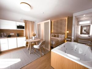 Kuchyň nebo kuchyňský kout v ubytování TWIN prémium apartman + 37 fotografií