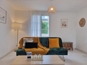 Gallery image of HAVRE DE PAIX DU PRIEURÉ spacieux et lumineux à 2 min de la plage in Dinard