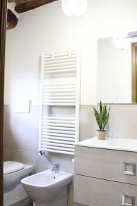 Ein Badezimmer in der Unterkunft Borgo dei vigneti