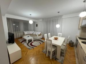 Zonă de luat masa în acest apartament