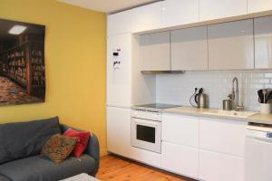 Bright 43 m love nest in Montrouge tesisinde mutfak veya mini mutfak