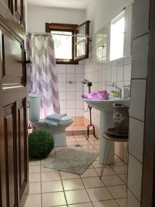 Koupelna v ubytování Aspasia's Villa + 37 fotografií