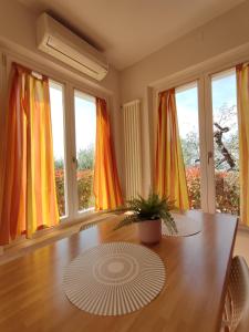 Fotografie z fotogalerie ubytování Nice apartments lake view & free parking v destinaci Pastrengo