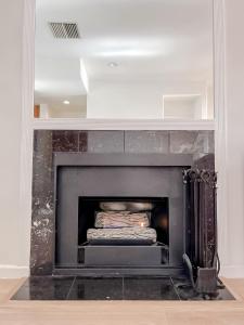 *WEHO/Beverly Hills* Luxury 2BD/2.5BA + Balconies