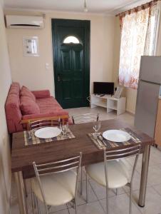 Gallery image of Atsoupi Home in Ratzaklíon +13 photos