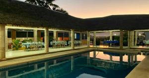 Πισίνα στο ή κοντά στο Hotel Yauco +30 φωτογραφίες