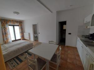 István Apartmanok 8360 Keszthely, 1 Rezgő utca kép - 2