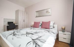 Кровать или кровати в номере Apartment Remy