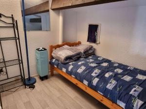 Posteľ alebo postele v izbe v ubytovaní Villa 6 pers avec piscine, clim et parking à 1 km de la plage - FR-1-607-155