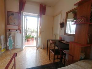 Gallery image of Bright and Cosy Room with Terrace in Aunt Laura's House in Rome