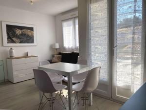 Fotografia z galérie ubytovania Charmant T2 au cœur du village avec garage, balcon ensoleillé et wifi à Balaruc-les-Bains. - FR-1-553-183 v destinácii Balaruc-les-Bains