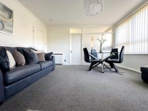 Fotografie z fotogalerie ubytování Contemporary and Cosy Birmingham Apartment- Free Parking & Wi-FI v Birminghamu