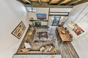 Posezení v ubytování Lakeland Village 412 - 4 BR plus Loft