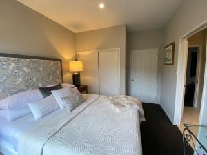 Letto o letti in una camera di Chateau Pritchard