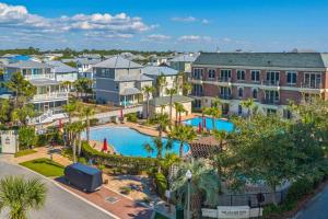 Πισίνα στο ή κοντά στο Overlooking 30A! Great Location! Easy Beach & Pool Access!