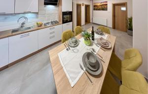 Afbeelding uit fotogalerij van Amazing Home In Velika Pisanica in Velika Pisanica