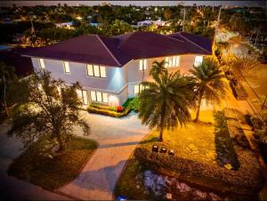 Gallery image of Recently Built 7000 SF Mansion w Pool GameRoom in Fort Lauderdale