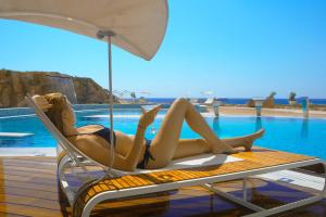 Бассейн в Elysium Resort & Spa или поблизости