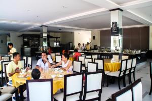 Reštaurácia alebo iné gastronomické zariadenie v ubytovaní Con Dao Resort