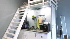 Kuchyň nebo kuchyňský kout v ubytování Tiny House, Kesk Loft + 7 fotografií