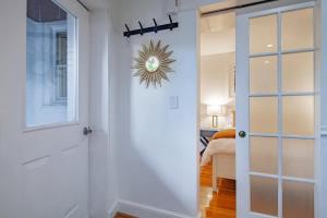 Mynd úr myndasafni af Fancy 1-BR in Central Location Parking available í Washington