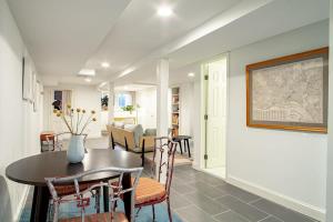 Gallery image of Spacious 1BR NW Garden Apartment Walker's Dream in Washington, D.C.