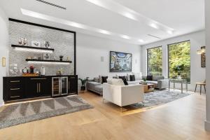 Top of The Hill Luxury Clarendon 4-BR Homestay的酒水