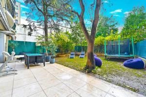 Κήπος έξω από το Beautiful 3 bdr apartment with garden close to Champs-Elysées