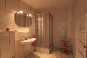 Ένα μπάνιο στο Ferienhof Schoof No4