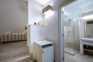 A bathroom at Casale Donna Rosa