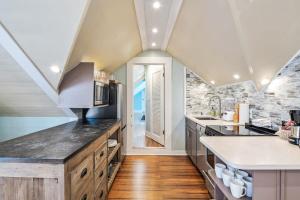 Kuchyň nebo kuchyňský kout v ubytování Sky Loft in Key West