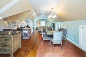 Kuchyň nebo kuchyňský kout v ubytování Sky Loft in Key West + 15 fotografií