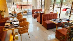 Restoran atau tempat lain untuk makan di Hotel Grand Patliputra