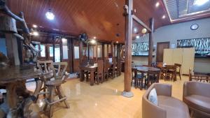 Restaurace v ubytování The Allabun Glamping Yogyakarta