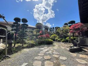 Taman di luar 古民家ガーデン 山あり [新宿 80分 /富士山 30分 ： 中庭BBQ, 焚き火, ドッグラン]