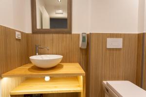 Malaga Stop Hostel AB的一间浴室