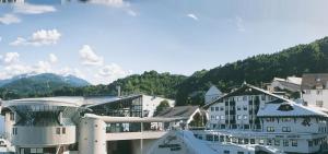 Nespecifikovaný výhled na hory nebo výhled na hory při pohledu z hotelu